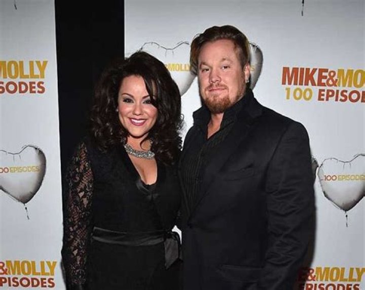 Explore the Brilliant Career of Katy Mixon: Hollywood Leading Lady