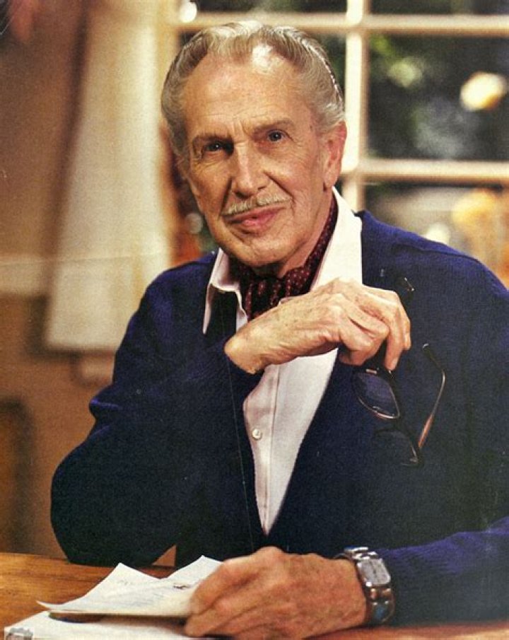 Unveiling the Towering Presence of Vincent Price: His Stature Revealed